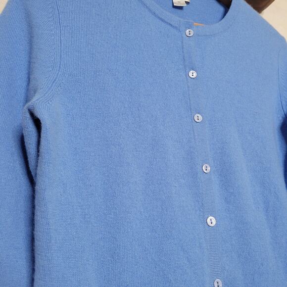 Investments Fine Cashmere Cornflower Blue Round Neck Full Button Cardigan✨️M - Picture 4 of 16